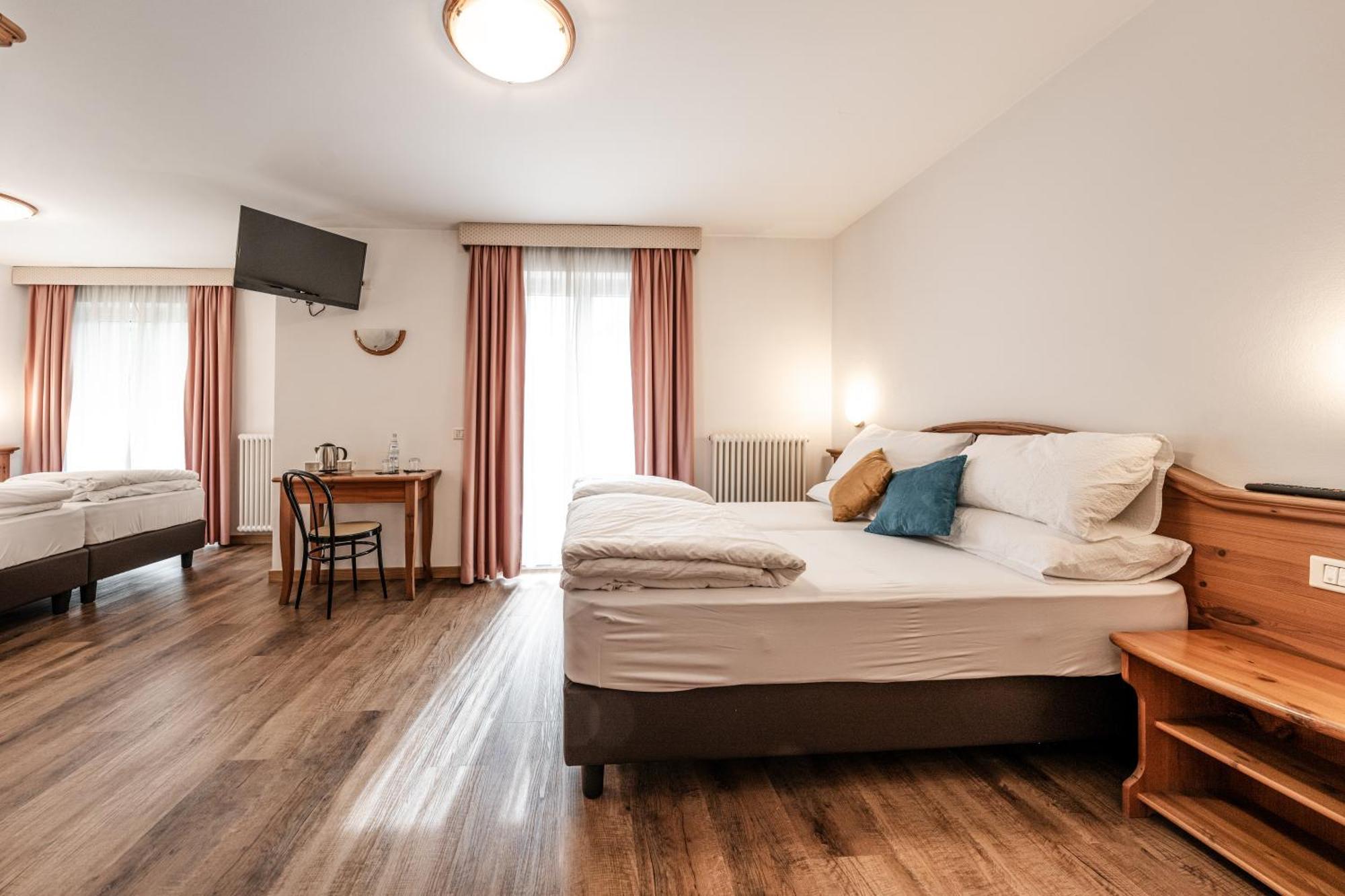 Hotel La Noria Commezzadura Luaran gambar