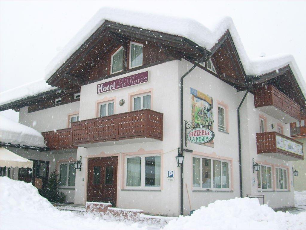 Hotel La Noria Commezzadura Luaran gambar