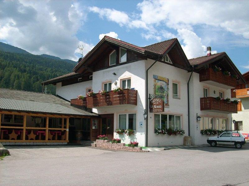 Hotel La Noria Commezzadura Luaran gambar
